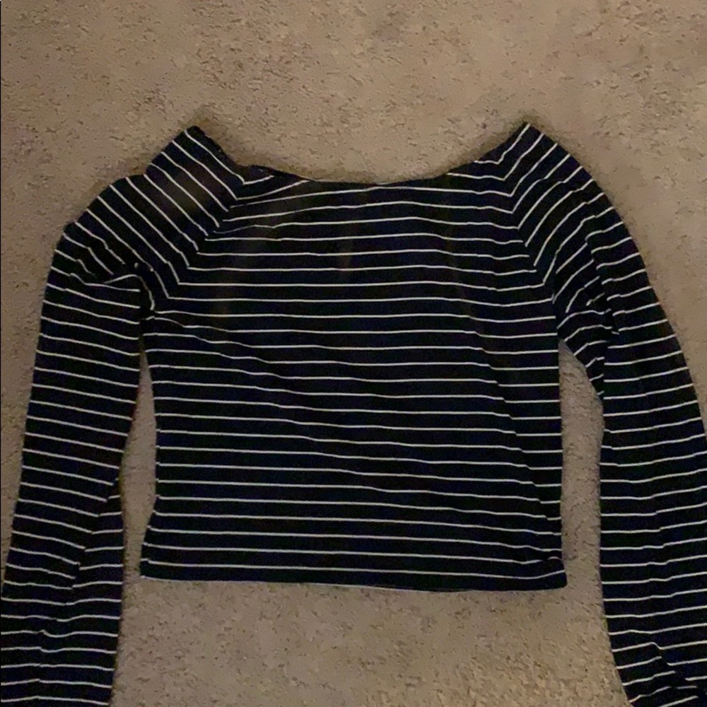 Striped Long-Sleeved Croptop